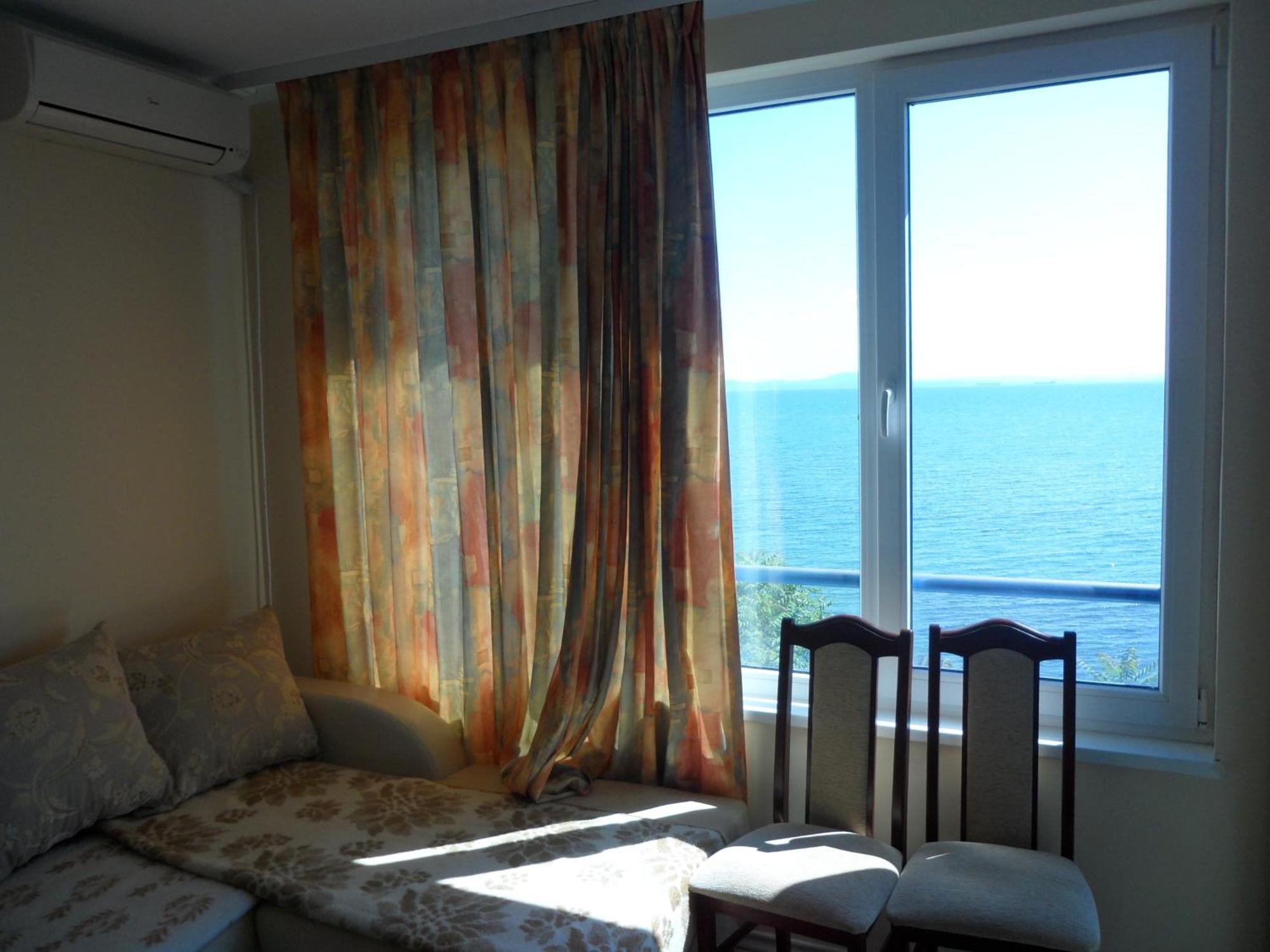 Blue Bay Palace Apart Complex Поморие Экстерьер фото